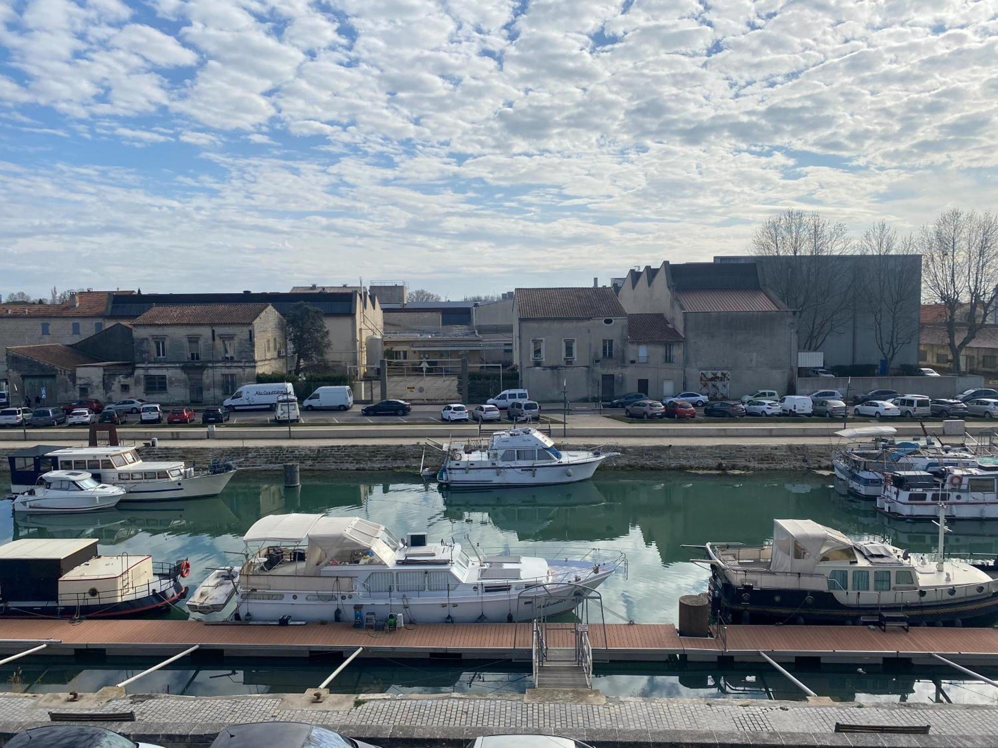 Appartement Belle-Vue Beaucaire  Εξωτερικό φωτογραφία